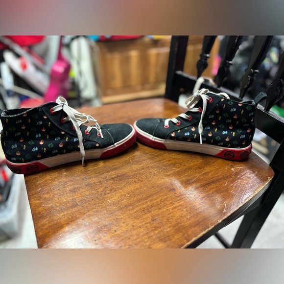 GroundUp Pokemon High Top Sneakers black with Pokemon characters - Picture 4 of 5